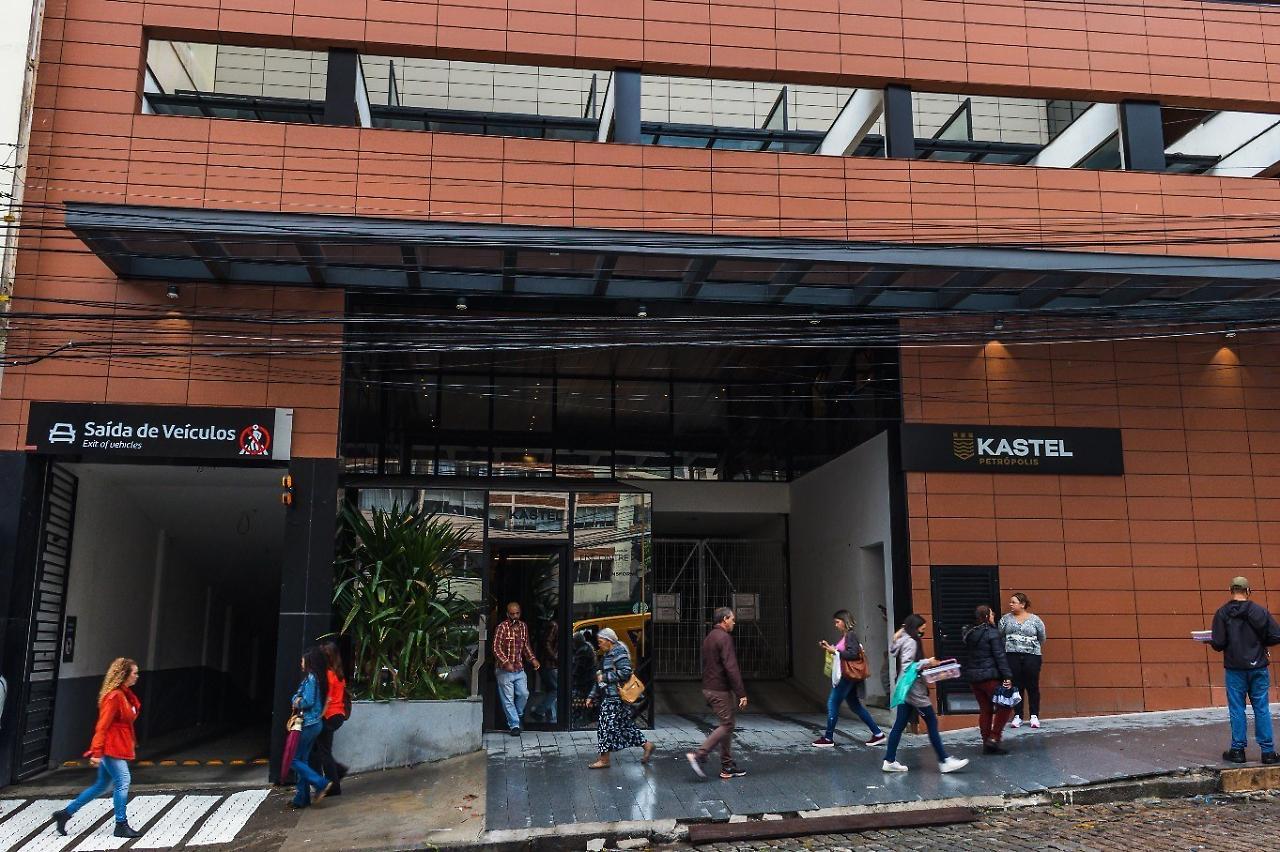 ホテル Kastel Petropolis エクステリア 写真